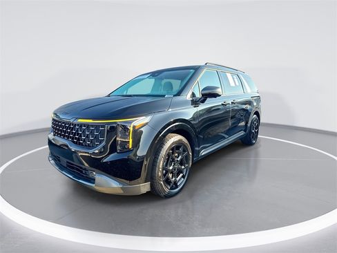 Used 2025 Kia Carnival SX Prestige image 4