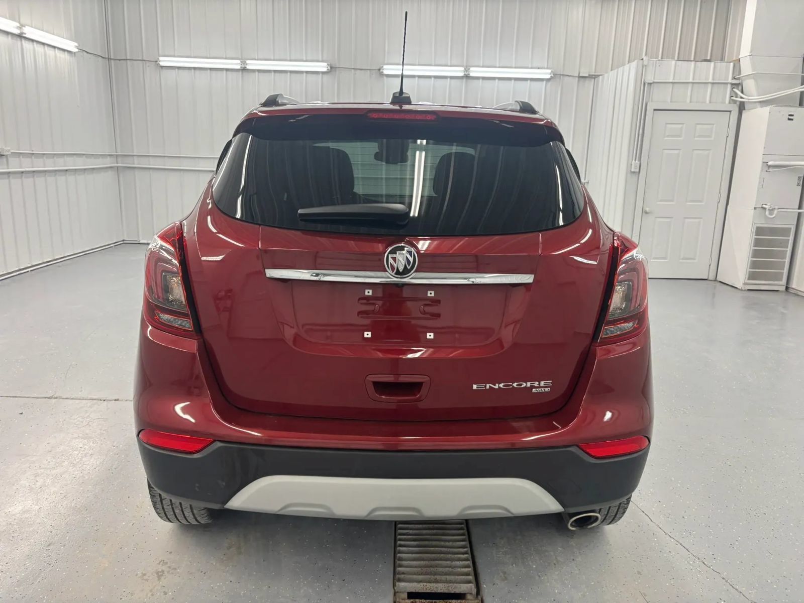 Used 2022 Buick Encore Preferred AWD/4WD image 9