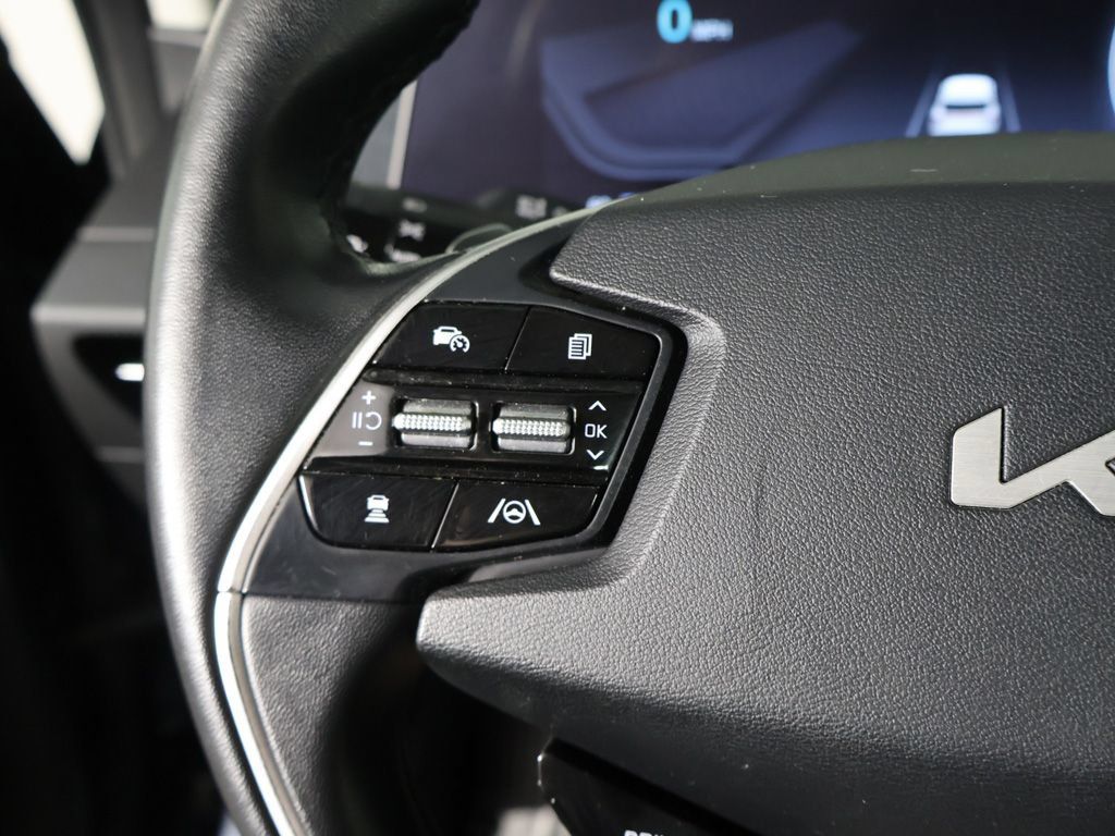 Used 2023 Kia EV6 Wind RWD image 36