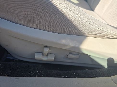 Used 2013 Subaru Legacy 2.5i Premium image 9