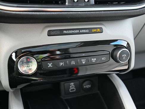 Used 2024 Ford Escape Platinum w/ Class II Trailer Tow Package AWD/4WD image 36
