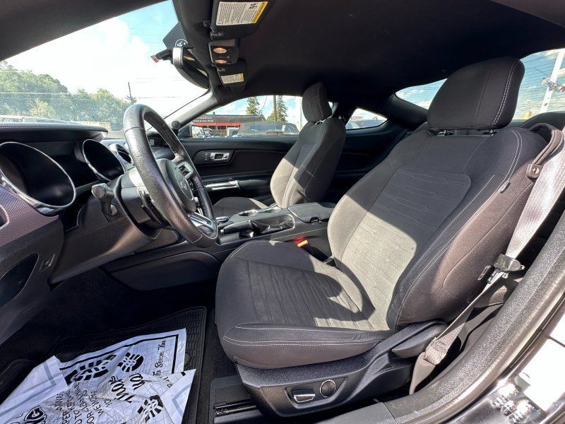 Used 2017 Ford Mustang Coupe RWD image 12