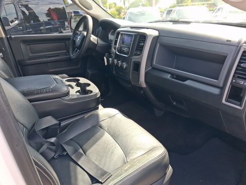 Used 2016 RAM 1500 Express RWD image 31