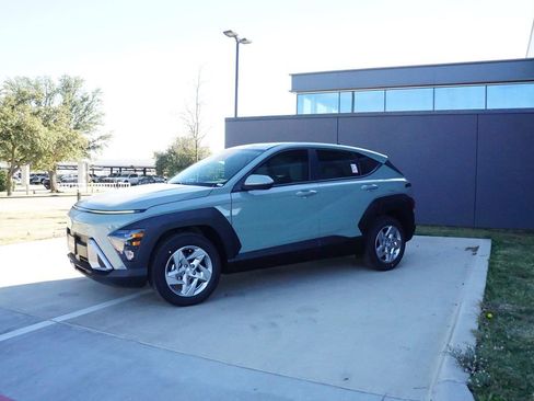 New 2026 Hyundai Kona SE image 4