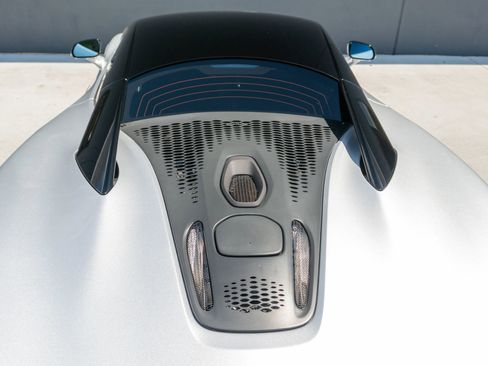 Used 2023 McLaren Artura RWD image 48