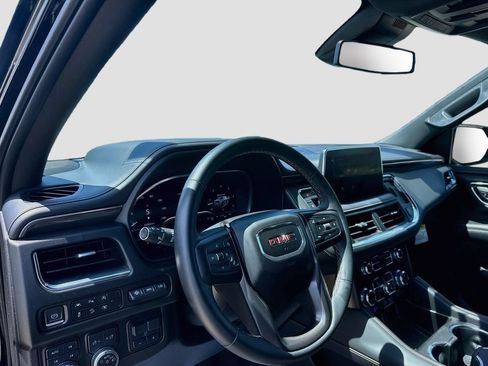 Used 2023 GMC Yukon AT4 w/ AT4 Premium Plus Package AWD/4WD image 12