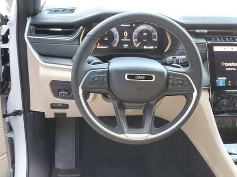 New 2025 Jeep Grand Cherokee Limited image 7