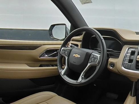 Used 2023 Chevrolet Tahoe Premier AWD/4WD image 23