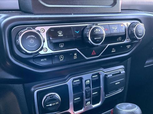 Used 2022 Jeep Wrangler Unlimited Sport AWD/4WD image 30