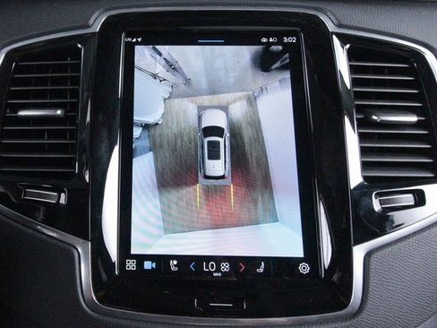 Certified 2025 Volvo XC90 T8 Plus w/ Protection Package Premier image 45