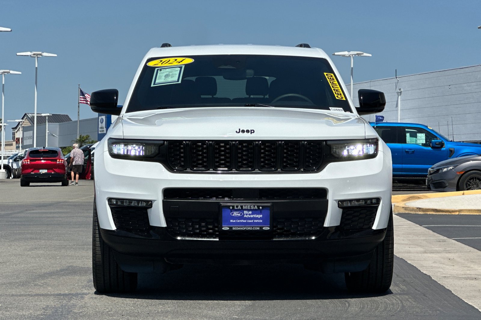 Used 2024 Jeep Grand Cherokee L Limited w/ Black Appearance Package AWD/4WD image 8