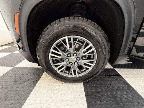 Used 2024 Chevrolet Traverse LS FWD image 11