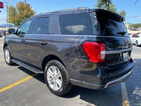 Used 2022 Ford Expedition XLT AWD/4WD image 3