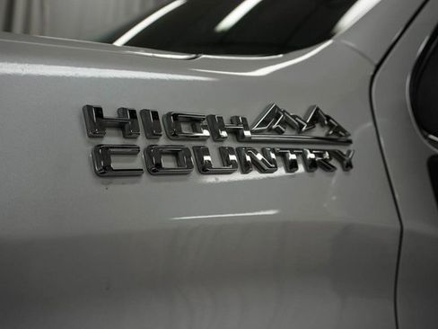 Used 2019 Chevrolet Silverado 1500 High Country w/ Technology Package image 4