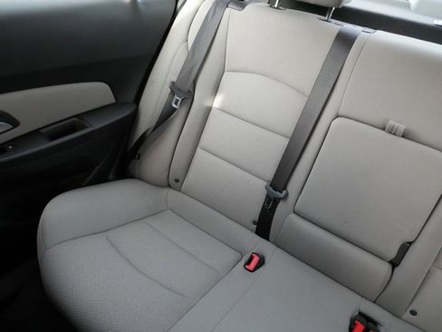 Used 2015 Chevrolet Cruze LT image 13