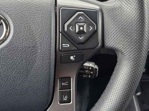 Used 2019 Toyota Tacoma TRD Off-Road w/ Technology Package AWD/4WD image 14