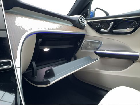 Used 2025 Mercedes-Benz C 300 Sedan image 42