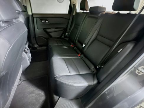 Used 2023 Nissan Rogue SV w/ SV Premium Package image 25