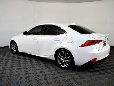 Used 2020 Lexus IS 300 image 12