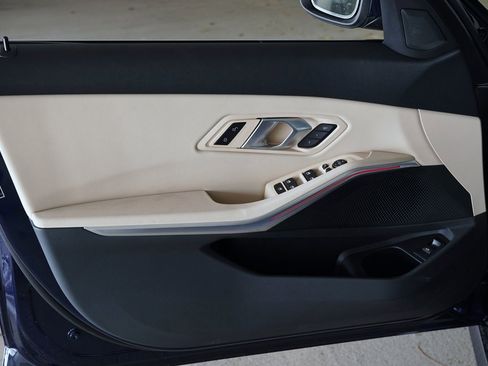 Used 2026 BMW 330i xDrive Sedan w/ Premium Package image 9