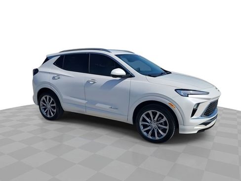 Used 2025 Buick Encore GX Avenir w/ Avenir Technology Package image 9