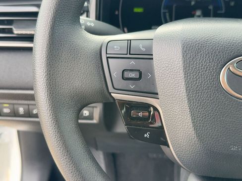 Used 2025 Toyota Camry LE image 16