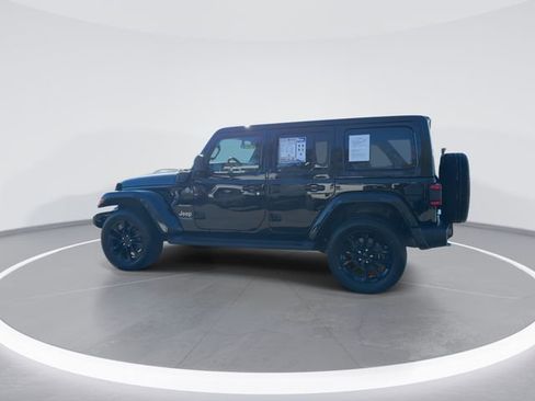 Used 2022 Jeep Wrangler Unlimited Sahara w/ Cold Weather Group image 5