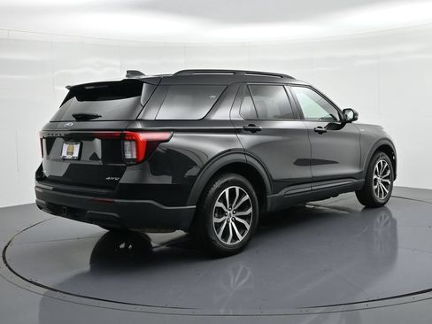 Used 2025 Ford Explorer ST-Line AWD/4WD image 6