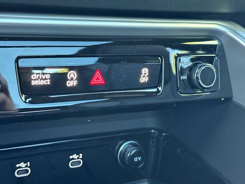 New 2025 Audi SQ5 Premium Plus image 20