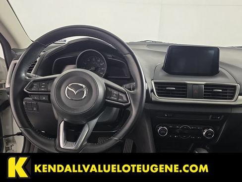 Used 2017 MAZDA MAZDA3 Touring FWD image 12