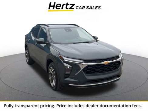 Used 2025 Chevrolet Trax LT w/ LT Convenience Package FWD image 1