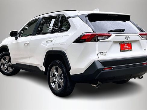 Used 2025 Toyota RAV4 XLE image 4