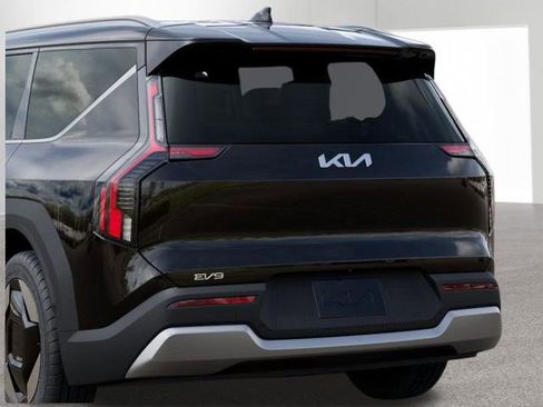 New 2026 Kia EV9 Wind image 14