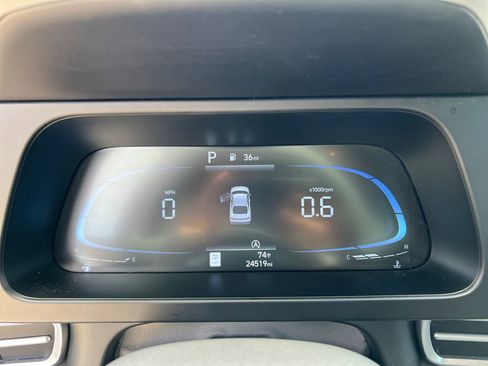 Certified 2025 Hyundai Elantra SE FWD image 19