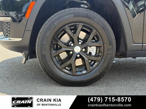 Used 2023 Jeep Grand Cherokee L Limited w/ Luxury Tech Group II AWD/4WD image 36