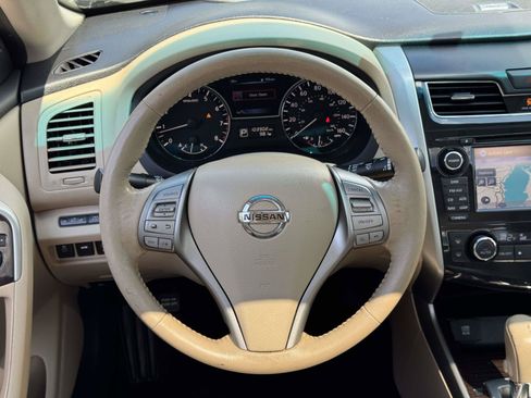 Used 2015 Nissan Altima 2.5 SL w/ Technology Package FWD image 12