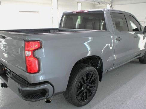 Used 2020 Chevrolet Silverado 1500 Custom w/ Custom Value Package image 10