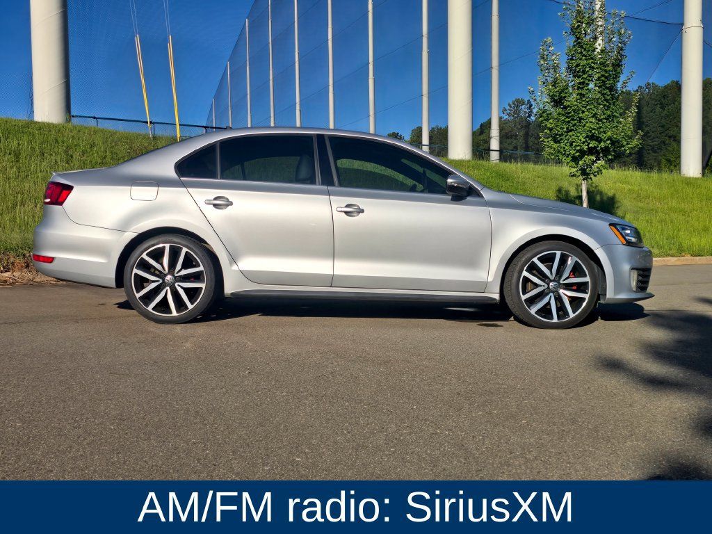Used 2014 Volkswagen Jetta GLI Autobahn FWD image 2