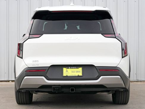 Used 2024 Kia EV9 Light image 10