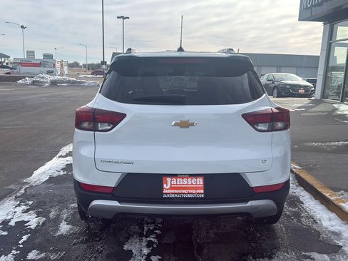Used 2023 Chevrolet TrailBlazer LT image 3