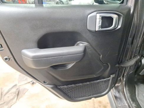 Used 2024 Jeep Wrangler Unlimited Rubicon w/ XTREMEE 35" Tire Package image 21