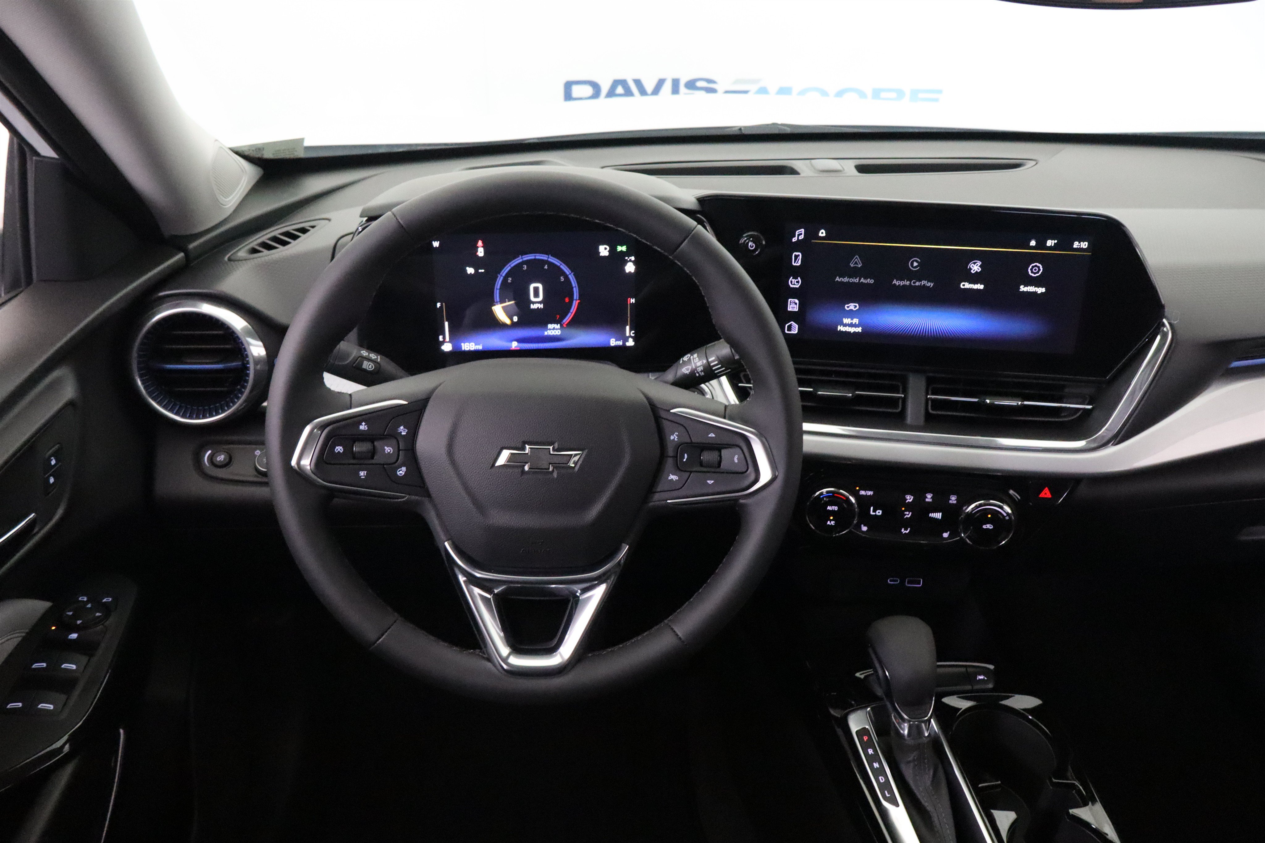 New 2026 Chevrolet Trax LT w/ Midnight Edition FWD image 18