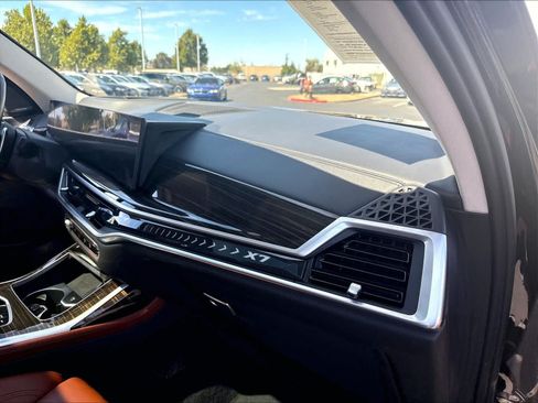 Used 2023 BMW X7 xDrive40i AWD/4WD image 30