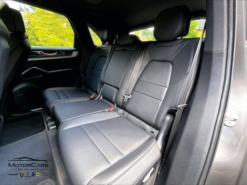 Used 2026 Porsche Cayenne AWD/4WD image 24