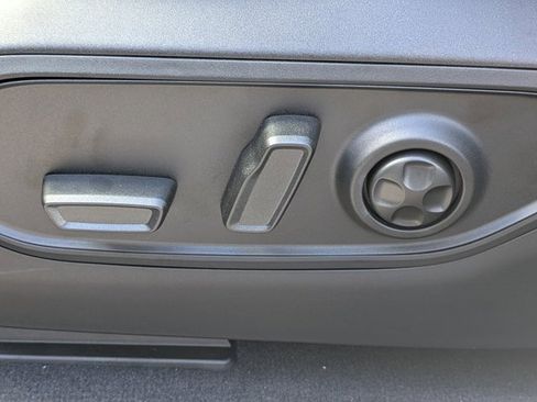 New 2025 Jeep Grand Cherokee Altitude image 18