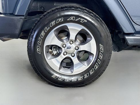 Used 2016 Jeep Wrangler Unlimited Sahara AWD/4WD image 33