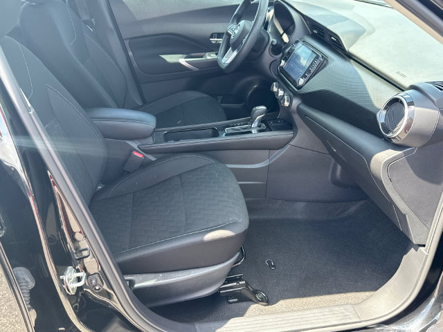 Used 2023 Nissan Kicks SV FWD image 13