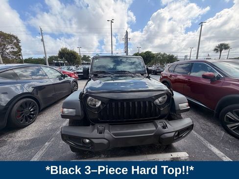 Used 2022 Jeep Wrangler Willys image 2