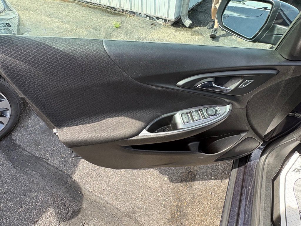 Used 2023 Chevrolet Malibu LT FWD image 8