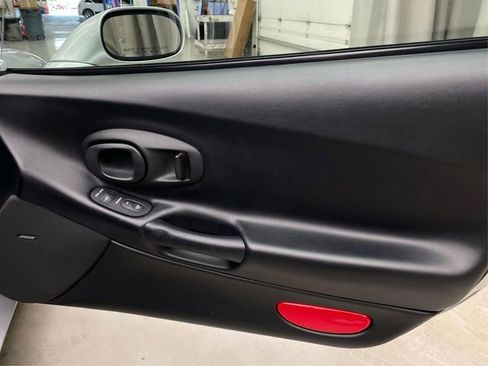 Used 2001 Chevrolet Corvette Coupe w/ Preferred Equipment Group2 RWD image 25